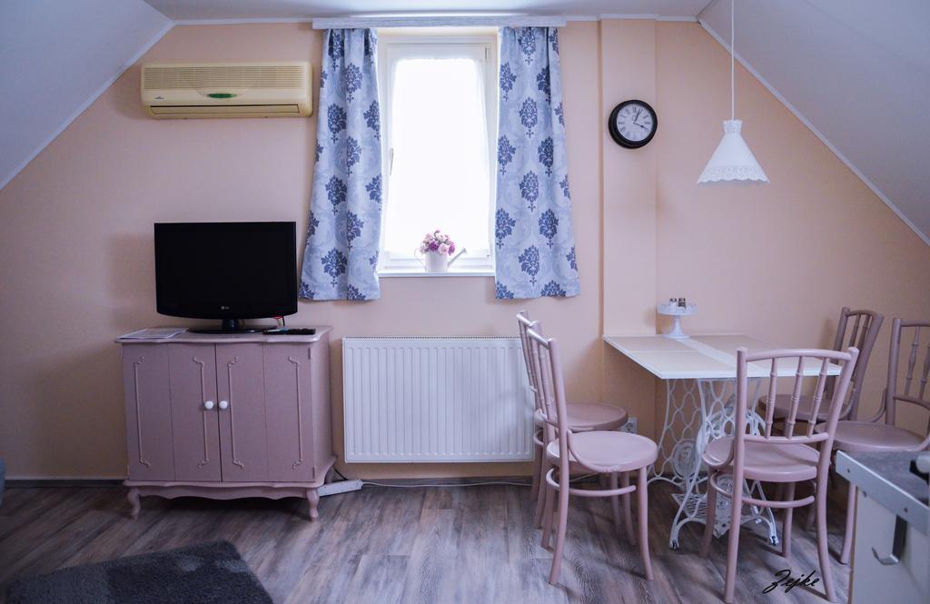 Abraham Vintage Szobak & Apartmanok Pětikostelí Exteriér fotografie