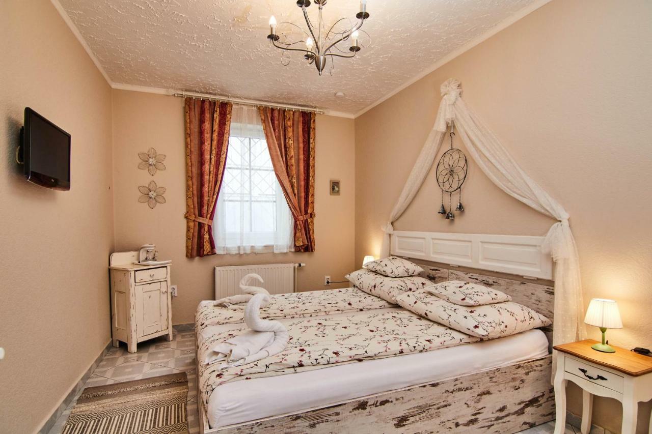 Abraham Vintage Szobak & Apartmanok Pětikostelí Exteriér fotografie