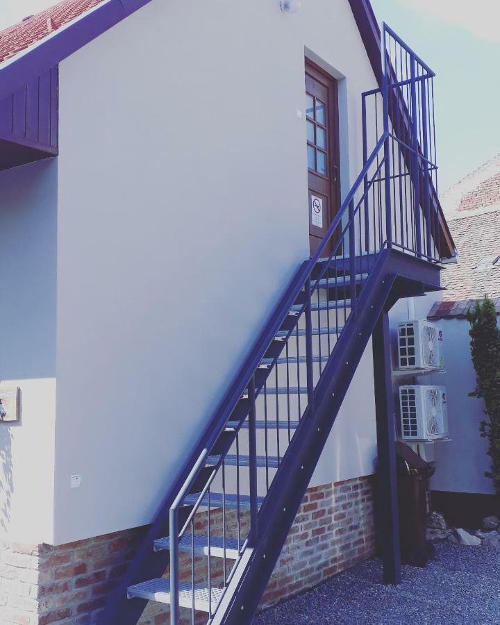 Abraham Vintage Szobak & Apartmanok Pětikostelí Exteriér fotografie