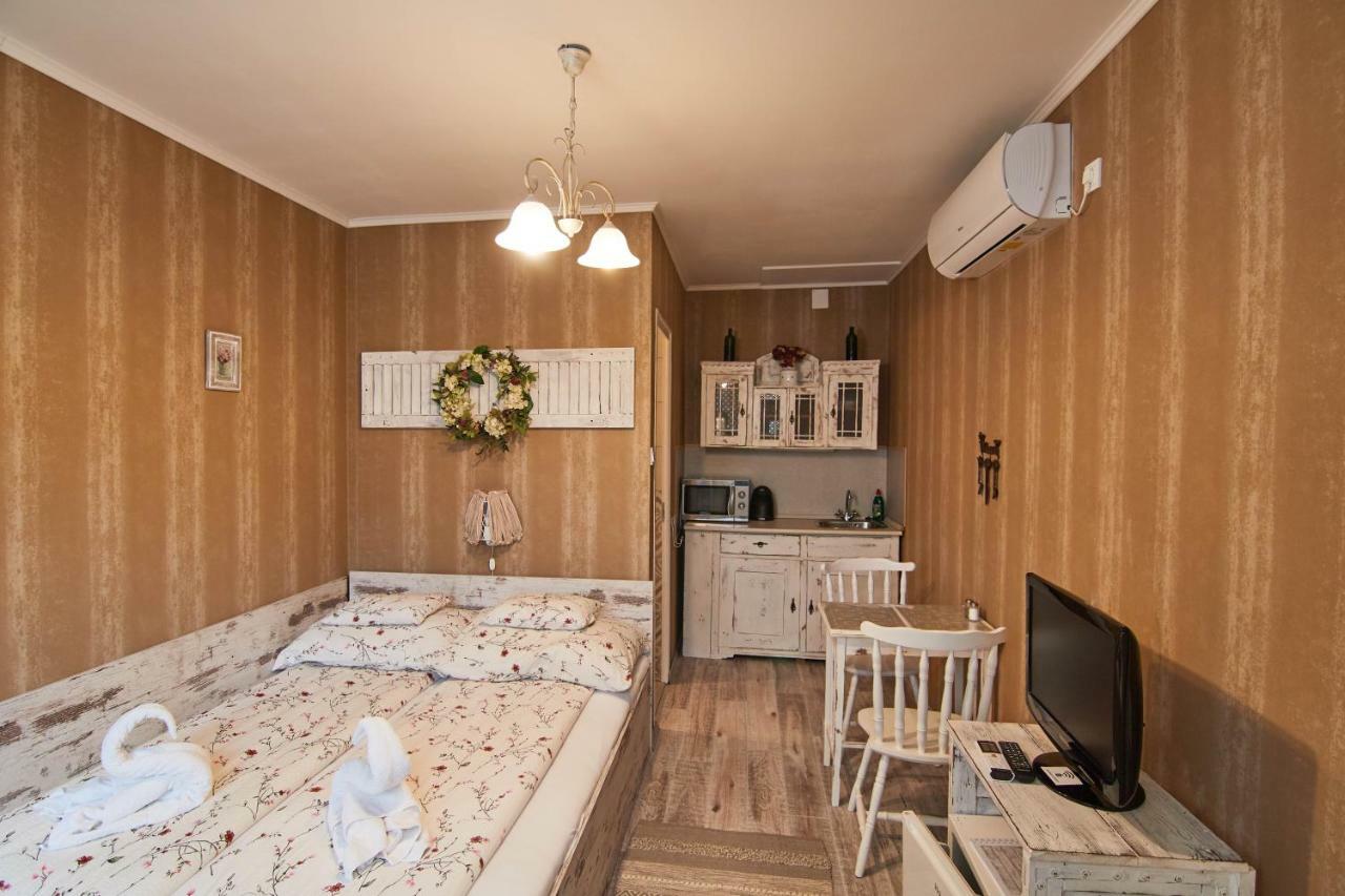 Abraham Vintage Szobak & Apartmanok Pětikostelí Exteriér fotografie